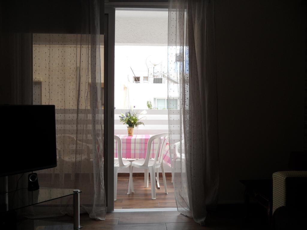 Sunshine Apts, Two Bedroom , Free Internet, No 3 Ayia Napa Exterior photo