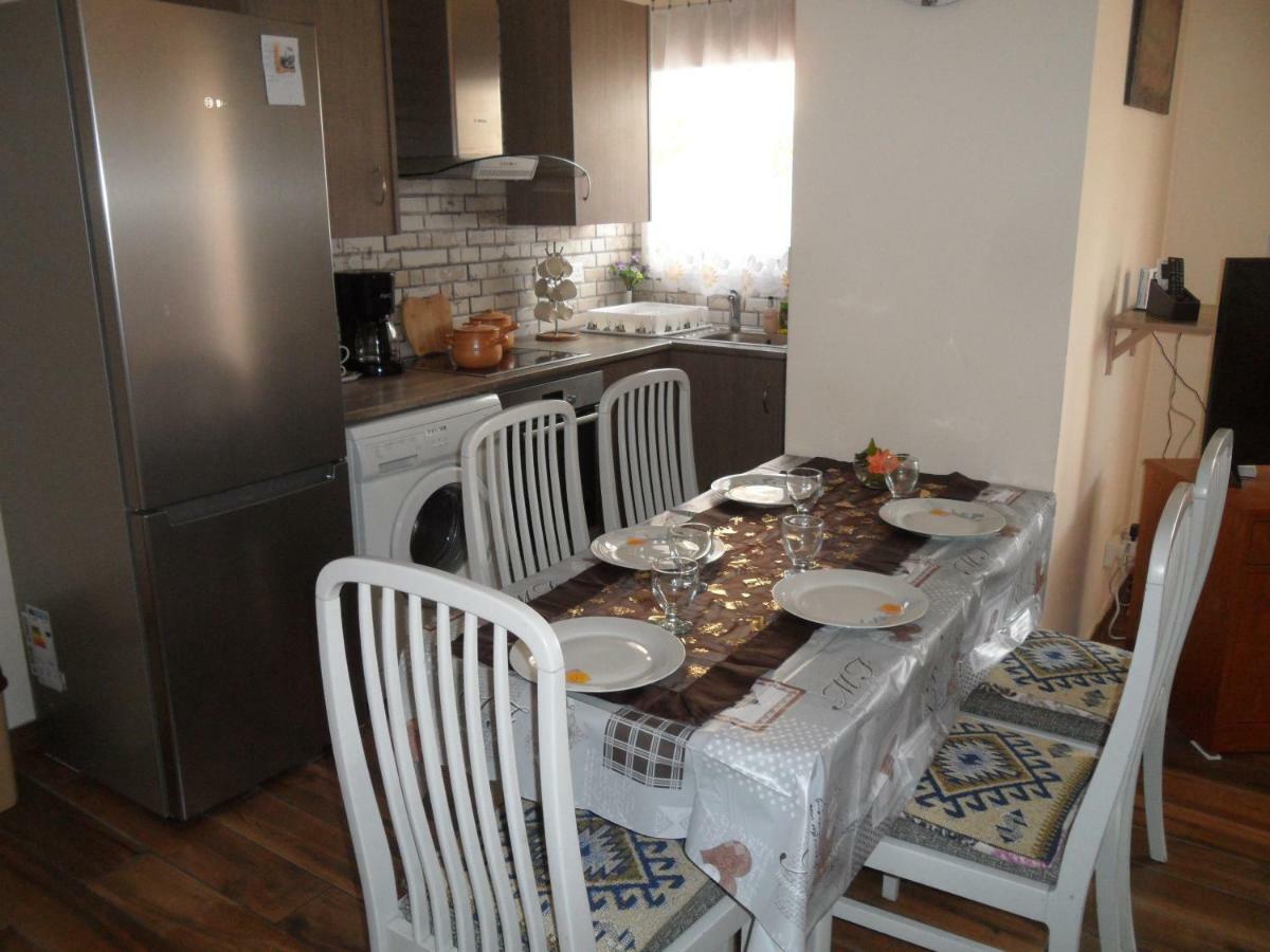 Sunshine Apts, Two Bedroom , Free Internet, No 3 Ayia Napa Exterior photo